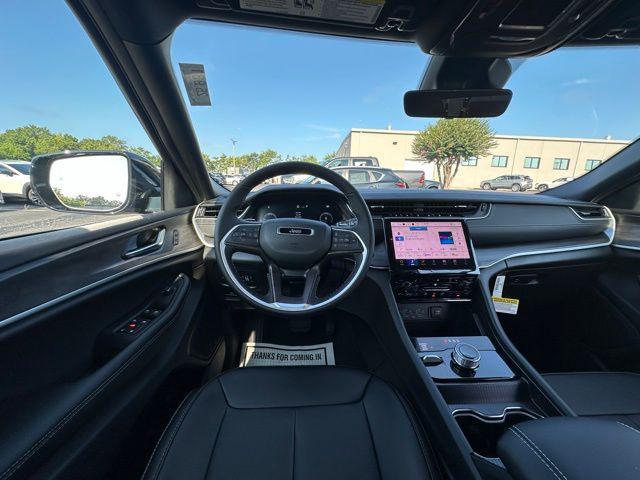 new 2025 Jeep Grand Cherokee car, priced at $42,658