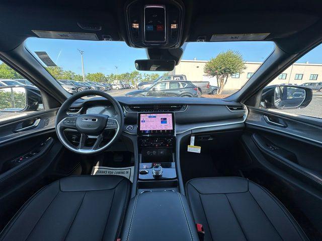 new 2025 Jeep Grand Cherokee car, priced at $42,658