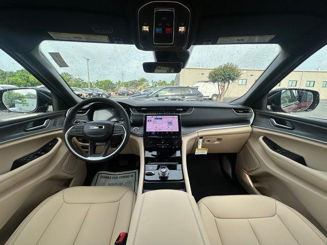 new 2025 Jeep Grand Cherokee car, priced at $41,158