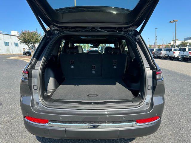 new 2025 Jeep Grand Cherokee car, priced at $49,666