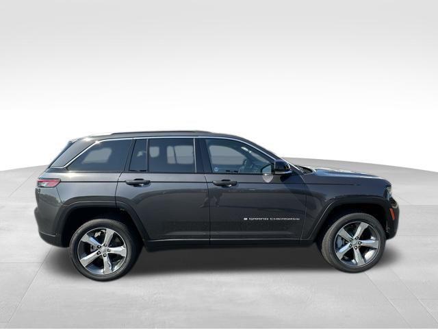 new 2025 Jeep Grand Cherokee car, priced at $49,666