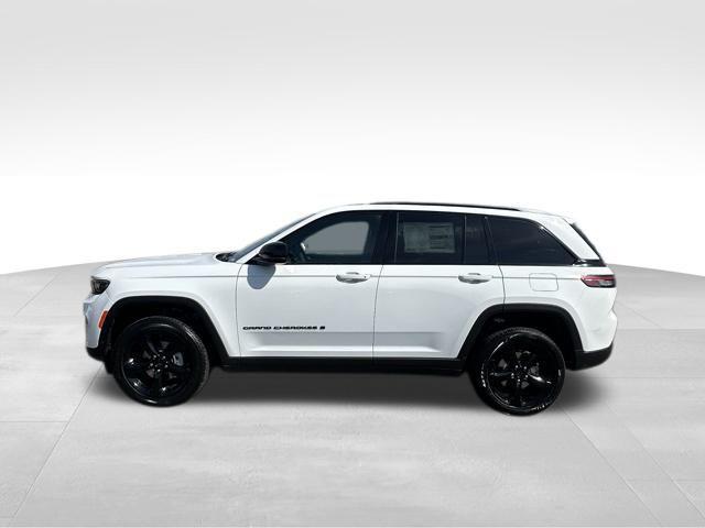 new 2025 Jeep Grand Cherokee car, priced at $42,283