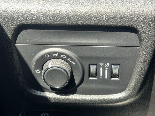 new 2025 Jeep Grand Cherokee car, priced at $42,283