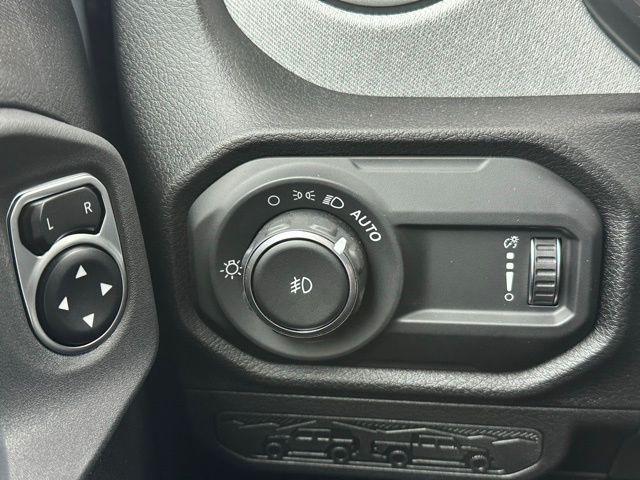 new 2025 Jeep Wrangler car