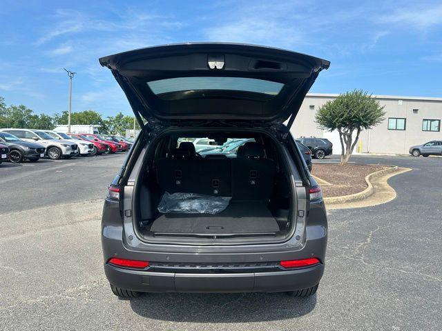 new 2025 Jeep Grand Cherokee car, priced at $43,586