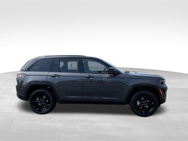 new 2025 Jeep Grand Cherokee car, priced at $43,586