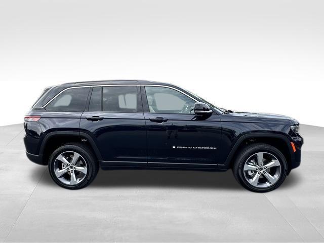 new 2025 Jeep Grand Cherokee car, priced at $49,666