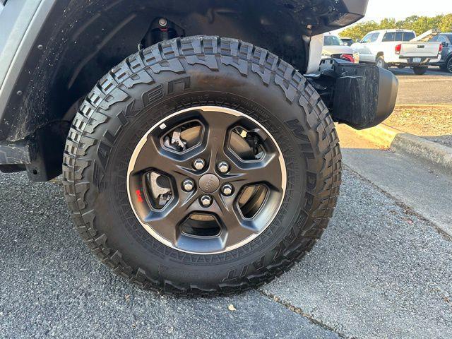 used 2023 Jeep Gladiator car, priced at $38,290