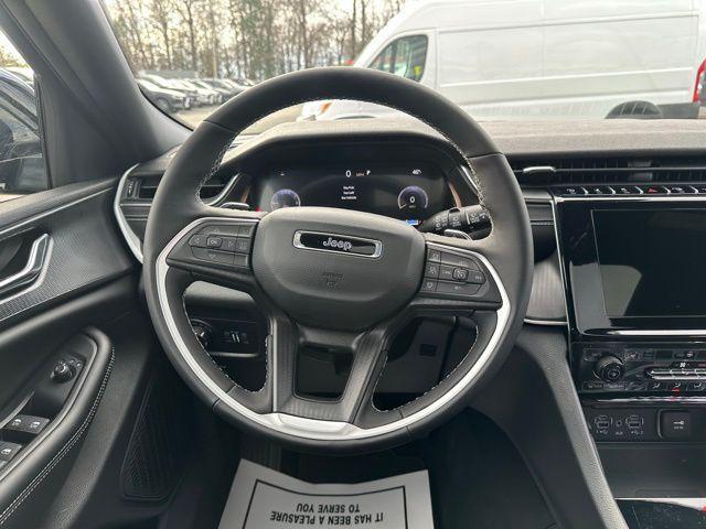 new 2025 Jeep Grand Cherokee car, priced at $43,424