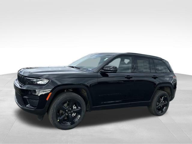 new 2025 Jeep Grand Cherokee car, priced at $43,424