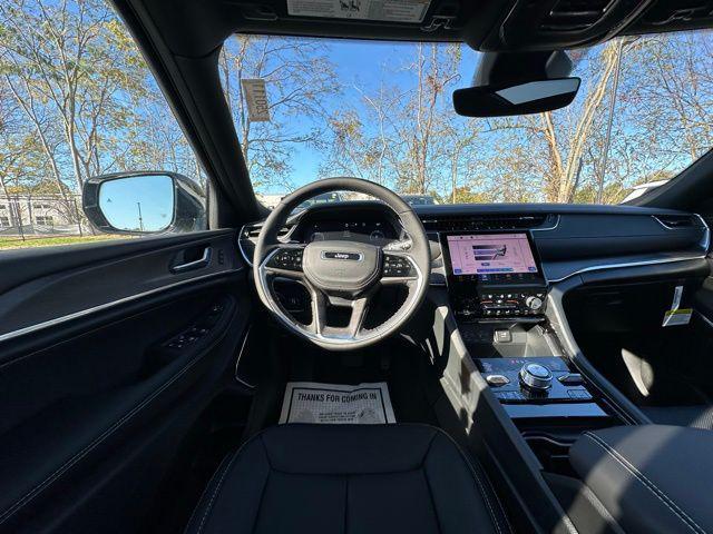 new 2025 Jeep Grand Cherokee car, priced at $54,640