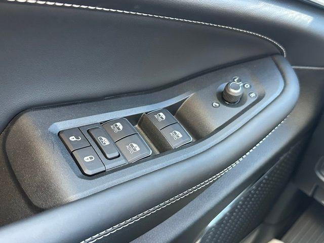 new 2025 Jeep Grand Cherokee car, priced at $54,640