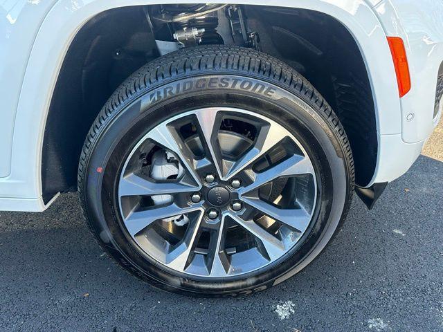 new 2025 Jeep Grand Cherokee car, priced at $54,640