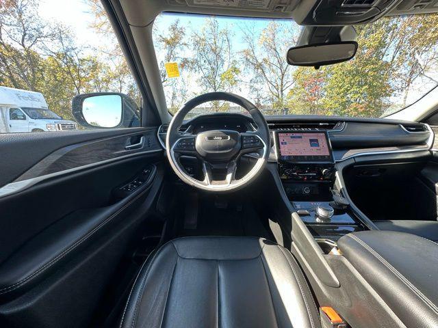used 2023 Jeep Grand Cherokee car, priced at $29,490