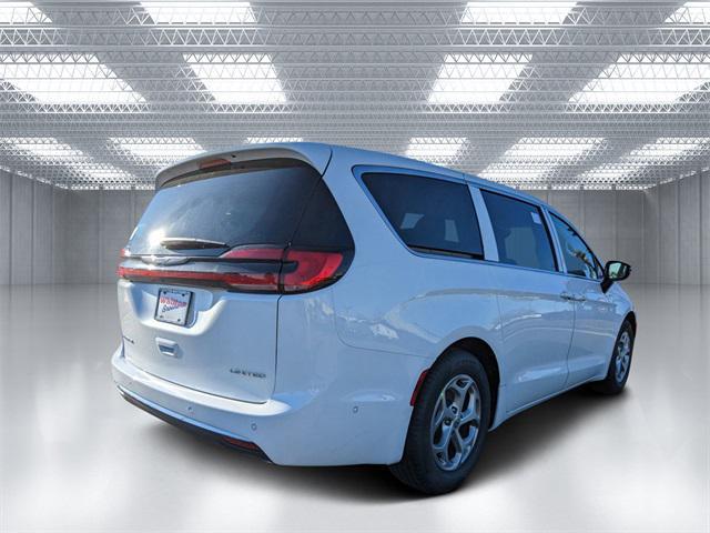 new 2024 Chrysler Pacifica car, priced at $51,264