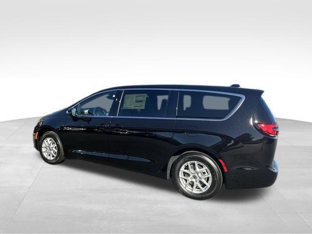 new 2025 Chrysler Pacifica car, priced at $42,480