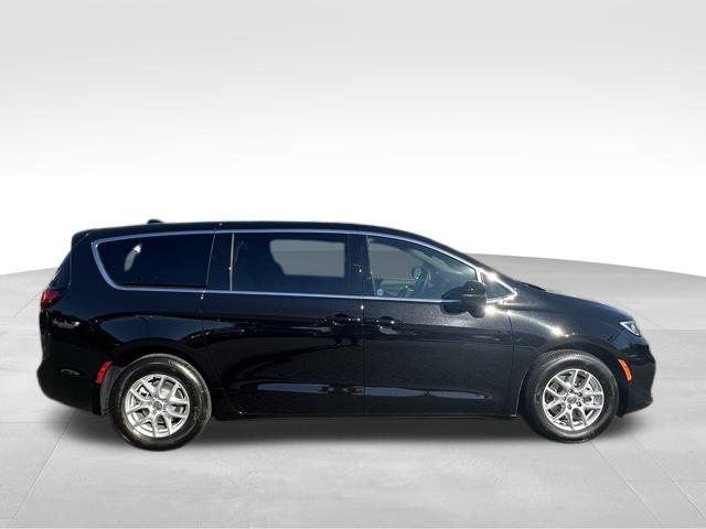 new 2025 Chrysler Pacifica car, priced at $42,480