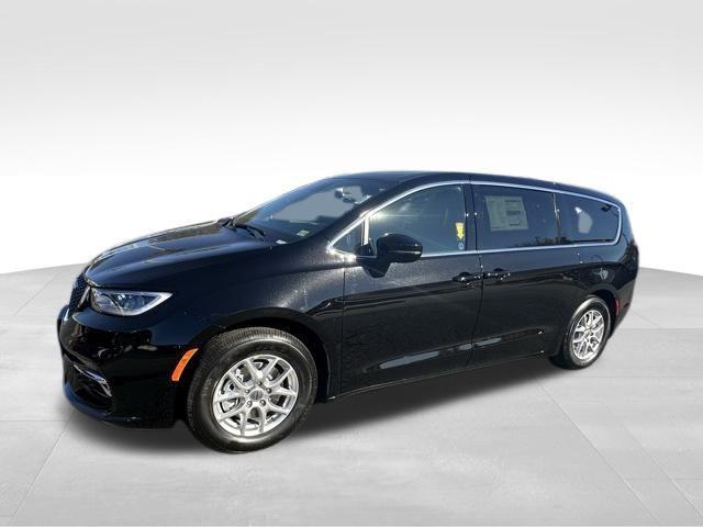 new 2025 Chrysler Pacifica car, priced at $42,480