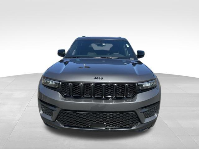 new 2025 Jeep Grand Cherokee car, priced at $45,361