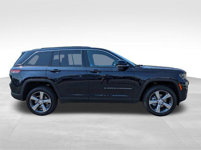 new 2024 Jeep Grand Cherokee car, priced at $48,239