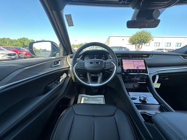 new 2025 Jeep Grand Cherokee car, priced at $41,158