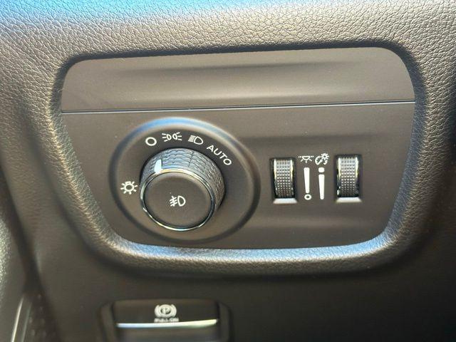 new 2025 Jeep Grand Cherokee car, priced at $56,144