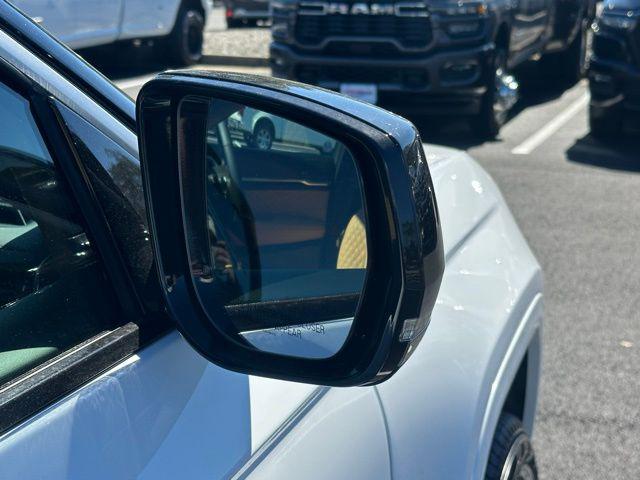 new 2025 Jeep Grand Cherokee car, priced at $56,144