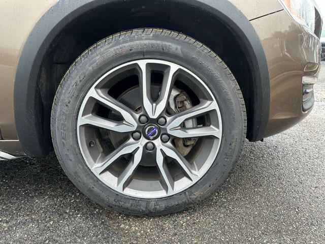 used 2018 Volvo V60 Cross Country car, priced at $19,000