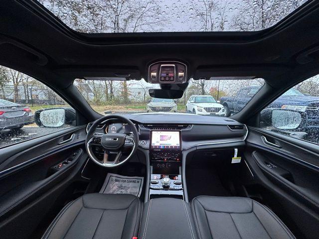 new 2025 Jeep Grand Cherokee car, priced at $54,640