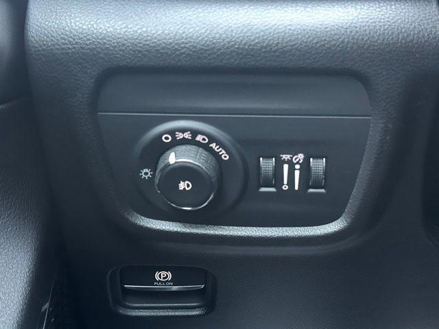 new 2025 Jeep Grand Cherokee car, priced at $54,640