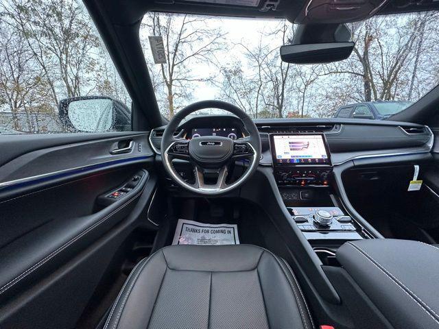 new 2025 Jeep Grand Cherokee car, priced at $54,640
