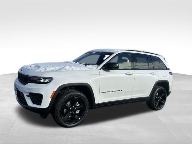 new 2025 Jeep Grand Cherokee car, priced at $42,899