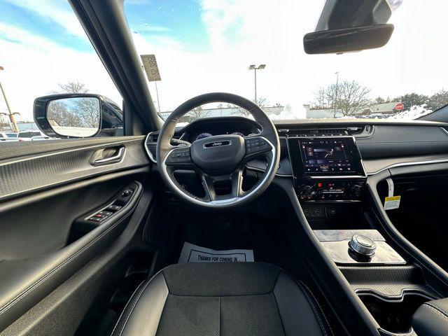 new 2025 Jeep Grand Cherokee car, priced at $42,899