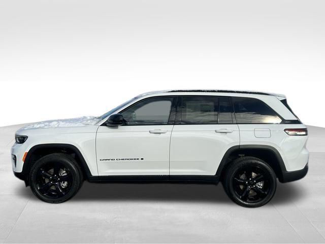 new 2025 Jeep Grand Cherokee car, priced at $42,899