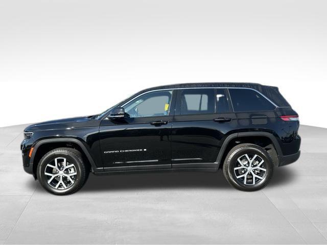 new 2025 Jeep Grand Cherokee car, priced at $51,332