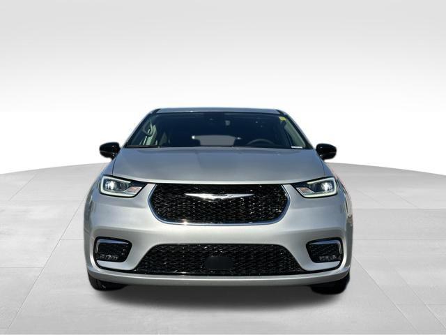 used 2024 Chrysler Pacifica car, priced at $33,890