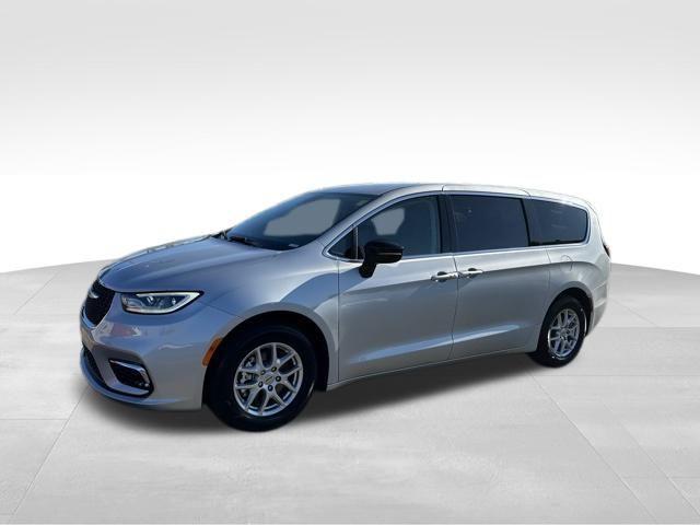 used 2024 Chrysler Pacifica car, priced at $33,890
