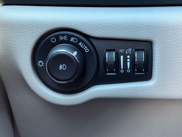 used 2024 Chrysler Pacifica car, priced at $33,890