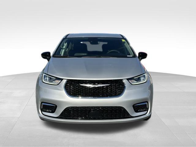 used 2024 Chrysler Pacifica car, priced at $33,890