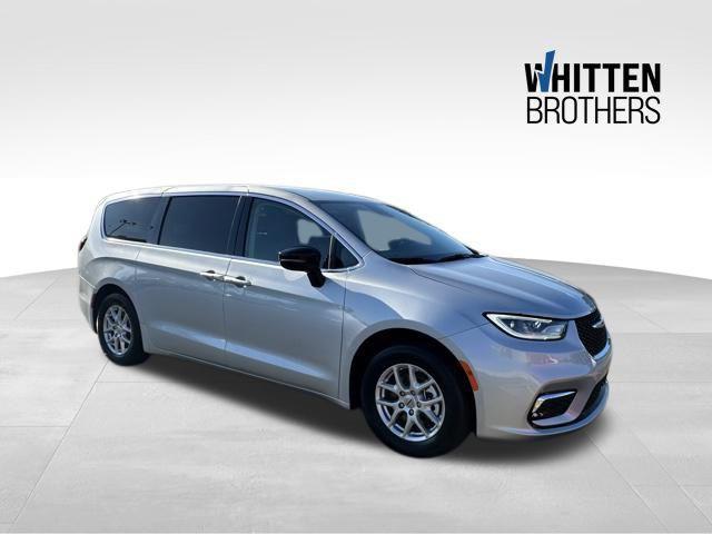 used 2024 Chrysler Pacifica car, priced at $33,890