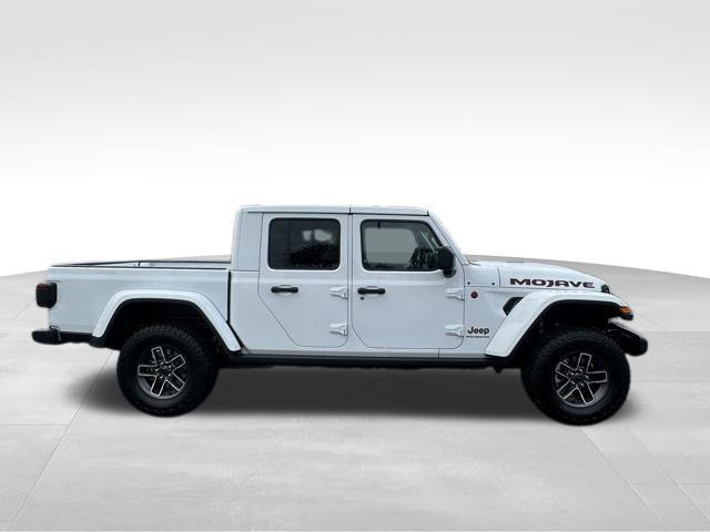 new 2025 Jeep Gladiator car, priced at $50,187