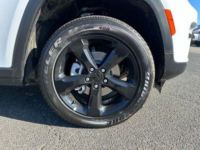 new 2025 Jeep Grand Cherokee car, priced at $42,283