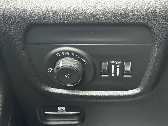 new 2025 Jeep Grand Cherokee car, priced at $49,901