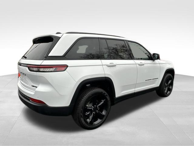 new 2025 Jeep Grand Cherokee car, priced at $49,901