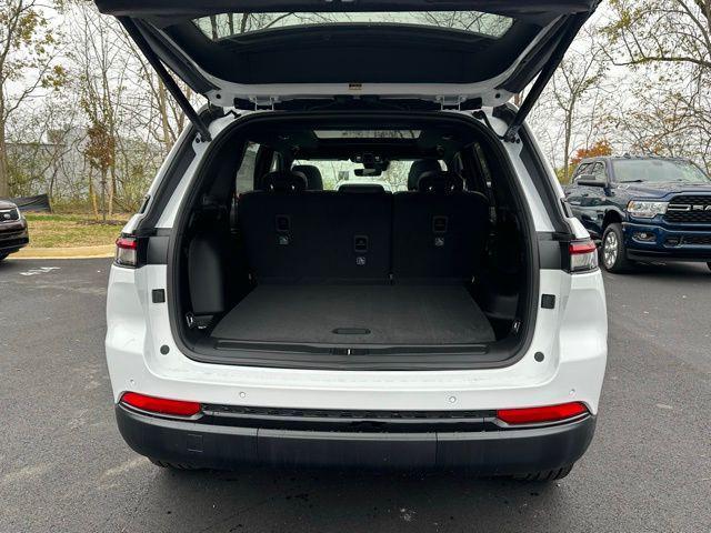 new 2025 Jeep Grand Cherokee car, priced at $49,901