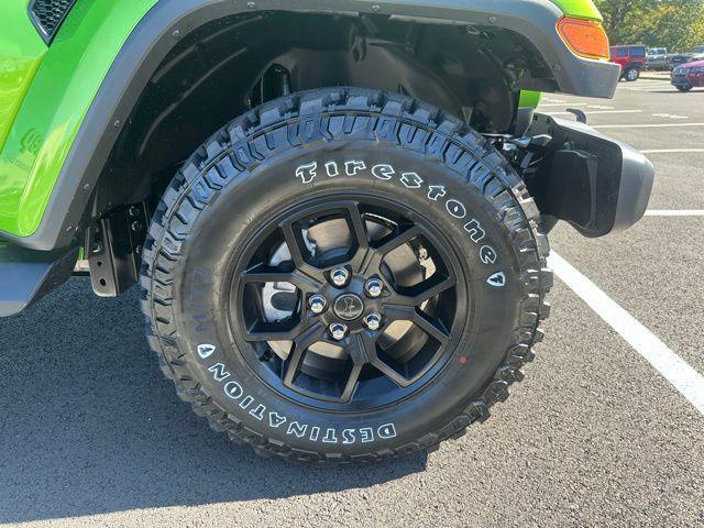 new 2025 Jeep Gladiator car, priced at $44,180