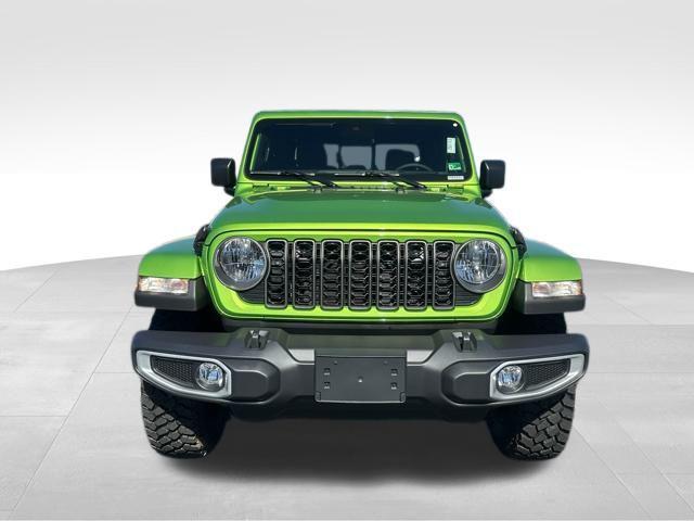new 2025 Jeep Gladiator car, priced at $44,180