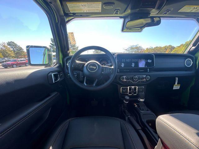 new 2025 Jeep Gladiator car, priced at $44,180