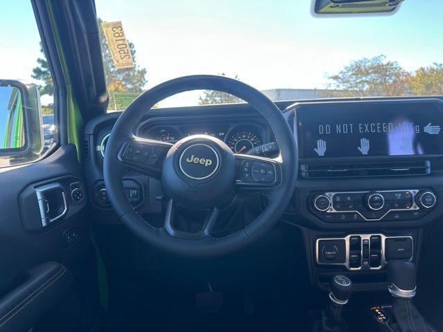 new 2025 Jeep Gladiator car, priced at $44,180