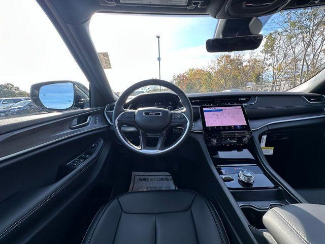 new 2025 Jeep Grand Cherokee car, priced at $44,282